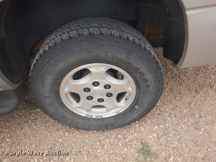 image for item JZ9894 2006 Chevrolet Suburban  SUV