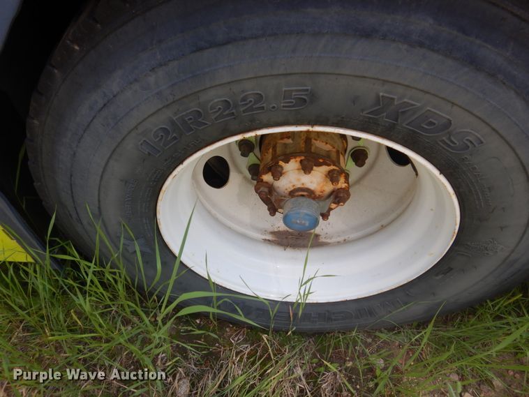 image for item JZ9901 1997 Gillig  transit bus