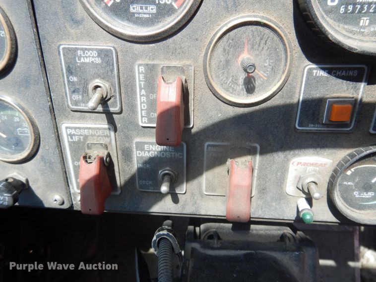 image for item JZ9905 1997 Gillig C21A096N4  transit bus