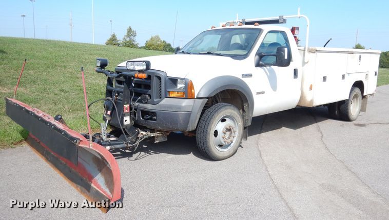 image for item KC9135 2005 Ford F450 Super Duty XL  utility / service truck