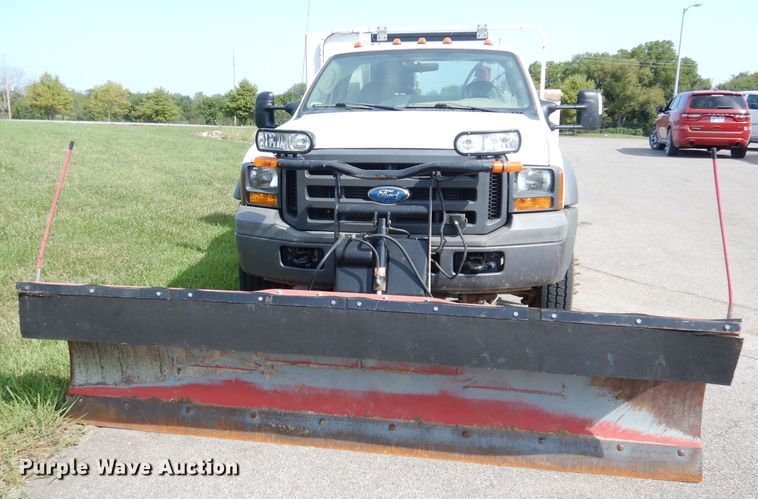 image for item KC9135 2005 Ford F450 Super Duty XL  utility / service truck