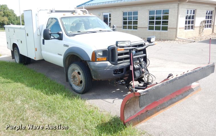 image for item KC9135 2005 Ford F450 Super Duty XL  utility / service truck