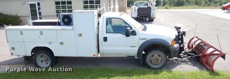 image for item KC9135 2005 Ford F450 Super Duty XL  utility / service truck