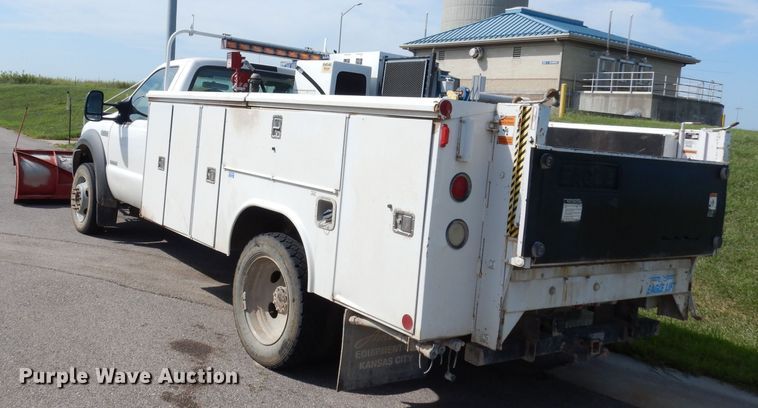 image for item KC9135 2005 Ford F450 Super Duty XL  utility / service truck