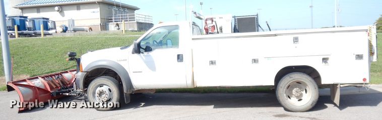 image for item KC9135 2005 Ford F450 Super Duty XL  utility / service truck