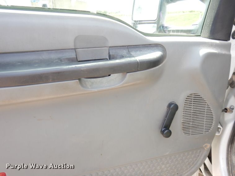 image for item KC9135 2005 Ford F450 Super Duty XL  utility / service truck