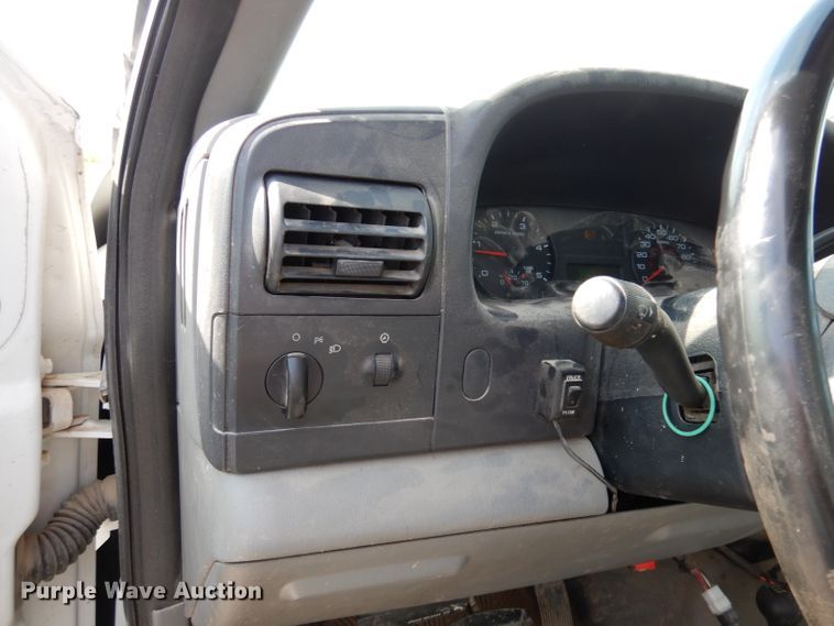 image for item KC9135 2005 Ford F450 Super Duty XL  utility / service truck