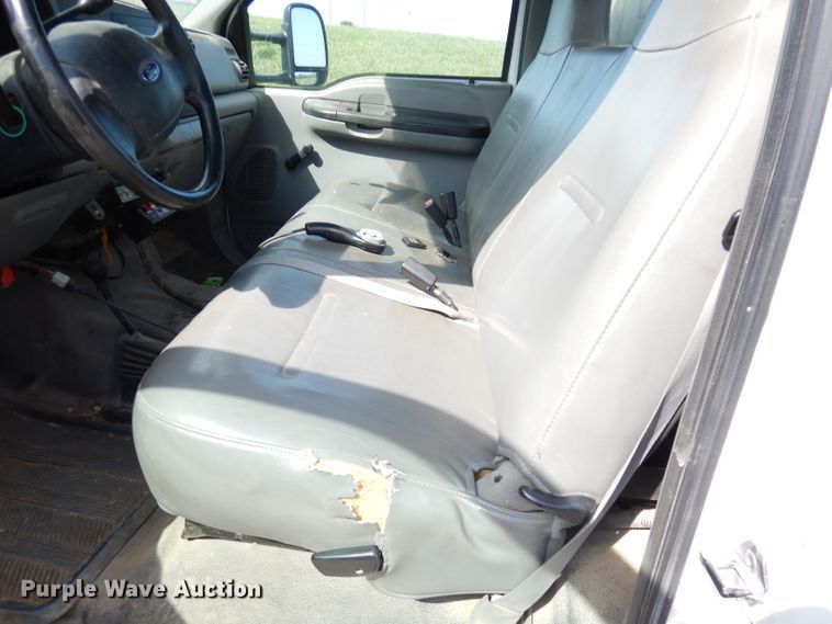 image for item KC9135 2005 Ford F450 Super Duty XL  utility / service truck