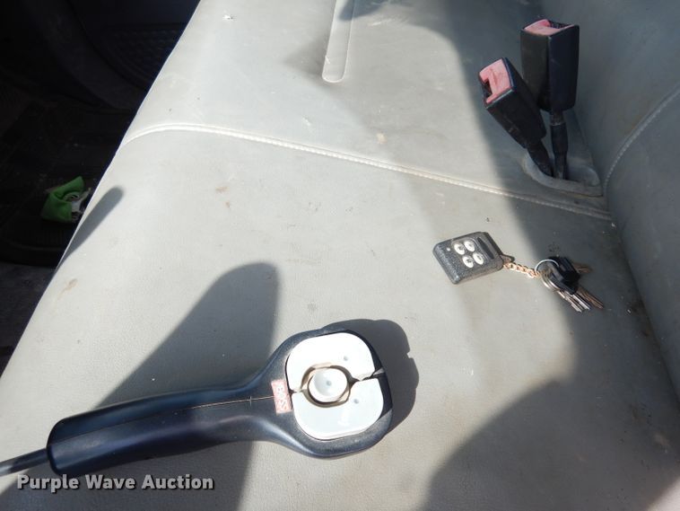 image for item KC9135 2005 Ford F450 Super Duty XL  utility / service truck