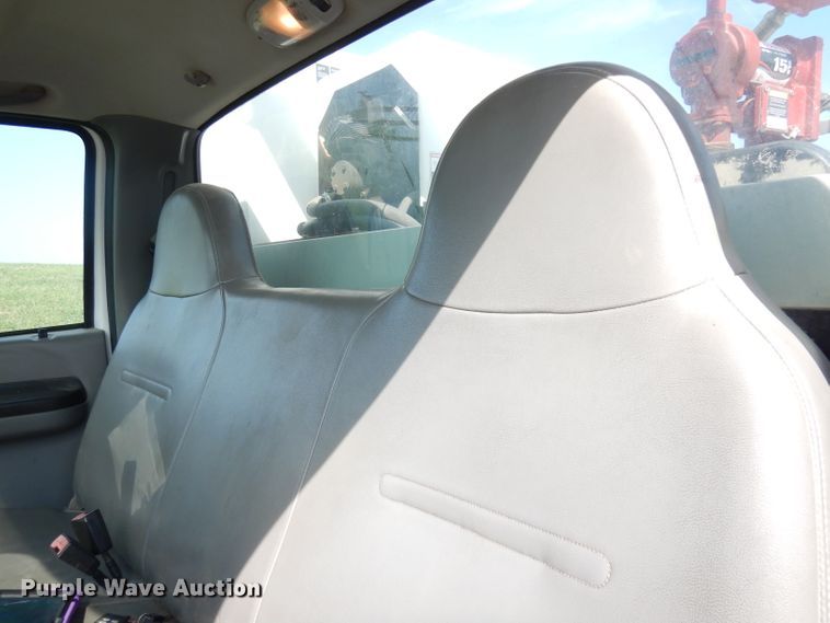 image for item KC9135 2005 Ford F450 Super Duty XL  utility / service truck