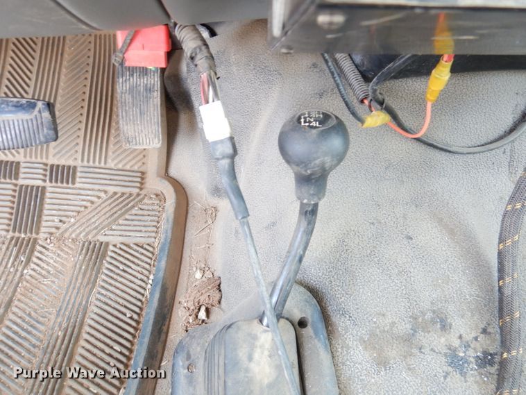 image for item KC9135 2005 Ford F450 Super Duty XL  utility / service truck