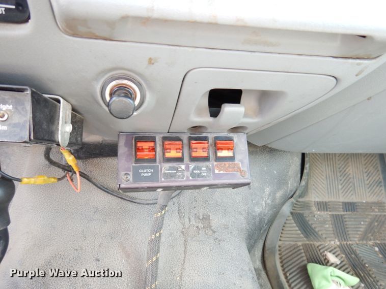 image for item KC9135 2005 Ford F450 Super Duty XL  utility / service truck