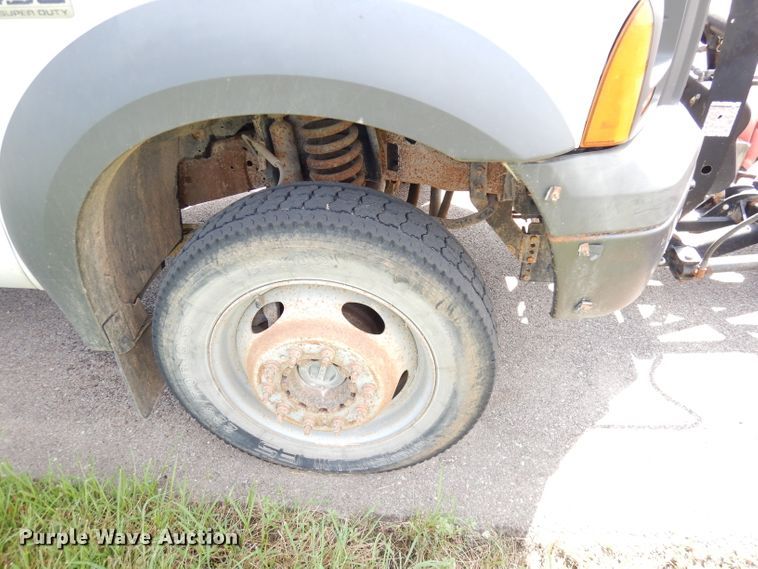 image for item KC9135 2005 Ford F450 Super Duty XL  utility / service truck