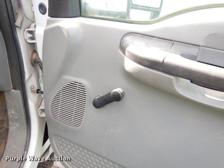 image for item KC9135 2005 Ford F450 Super Duty XL  utility / service truck