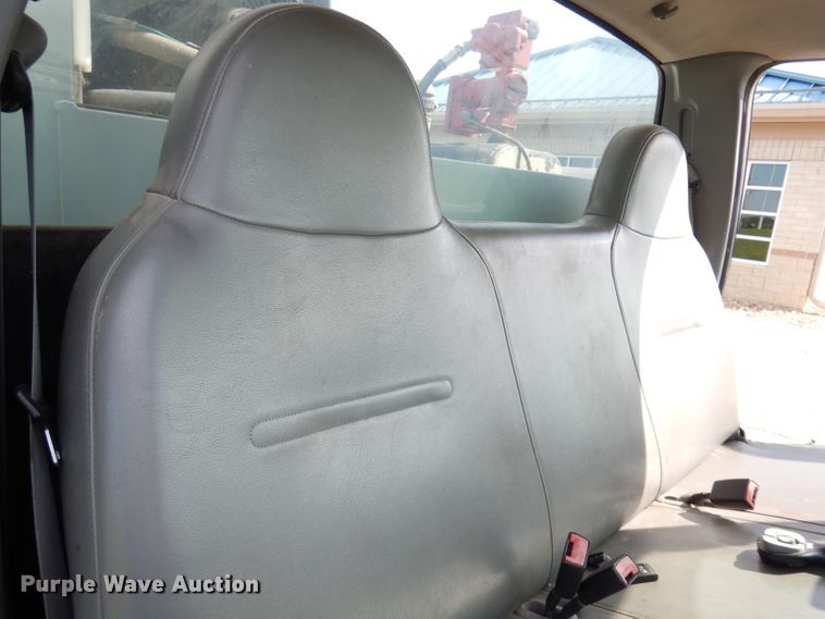 image for item KC9135 2005 Ford F450 Super Duty XL  utility / service truck