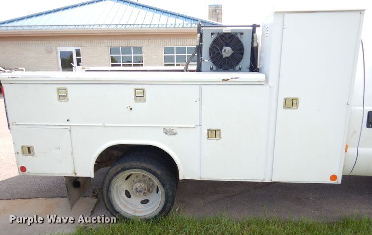 image for item KC9135 2005 Ford F450 Super Duty XL  utility / service truck