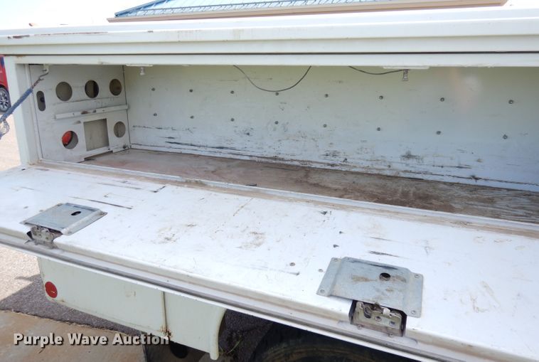 image for item KC9135 2005 Ford F450 Super Duty XL  utility / service truck