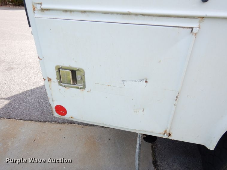 image for item KC9135 2005 Ford F450 Super Duty XL  utility / service truck