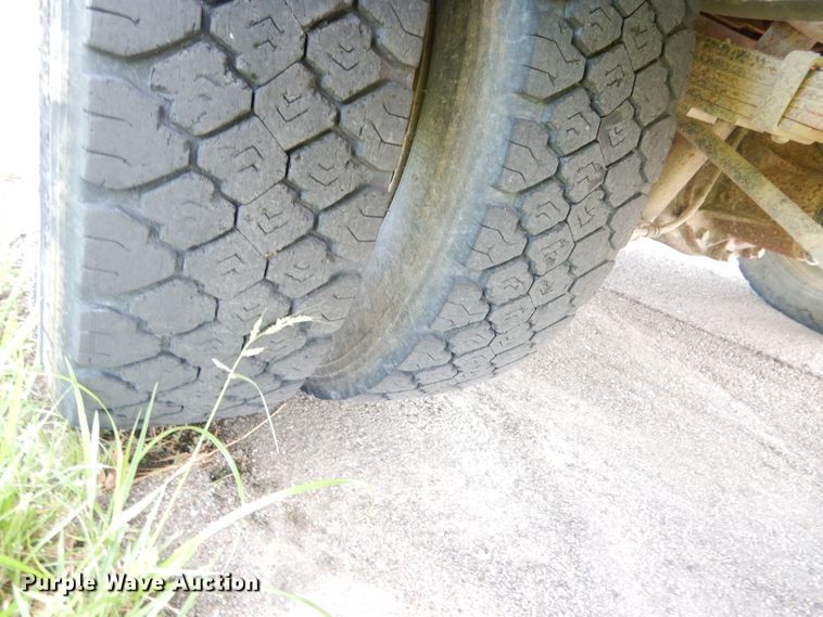 image for item KC9135 2005 Ford F450 Super Duty XL  utility / service truck