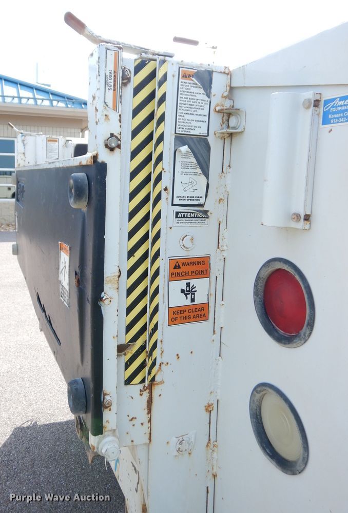 image for item KC9135 2005 Ford F450 Super Duty XL  utility / service truck