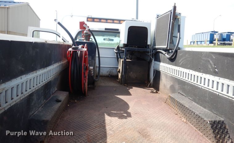 image for item KC9135 2005 Ford F450 Super Duty XL  utility / service truck