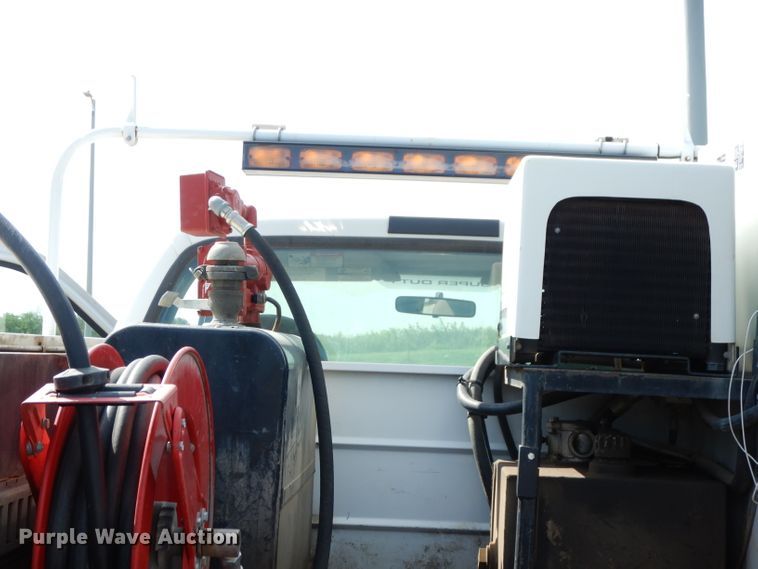 image for item KC9135 2005 Ford F450 Super Duty XL  utility / service truck