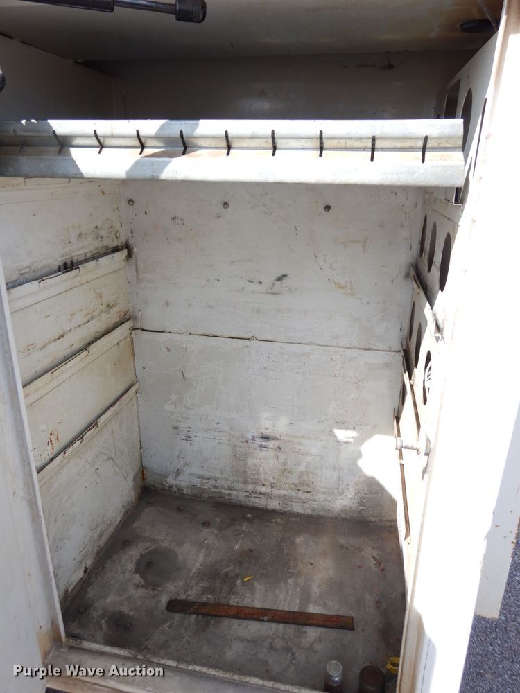 image for item KC9135 2005 Ford F450 Super Duty XL  utility / service truck