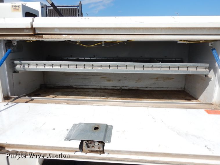 image for item KC9135 2005 Ford F450 Super Duty XL  utility / service truck