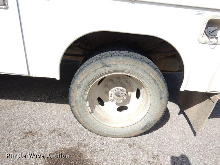 image for item KC9135 2005 Ford F450 Super Duty XL  utility / service truck