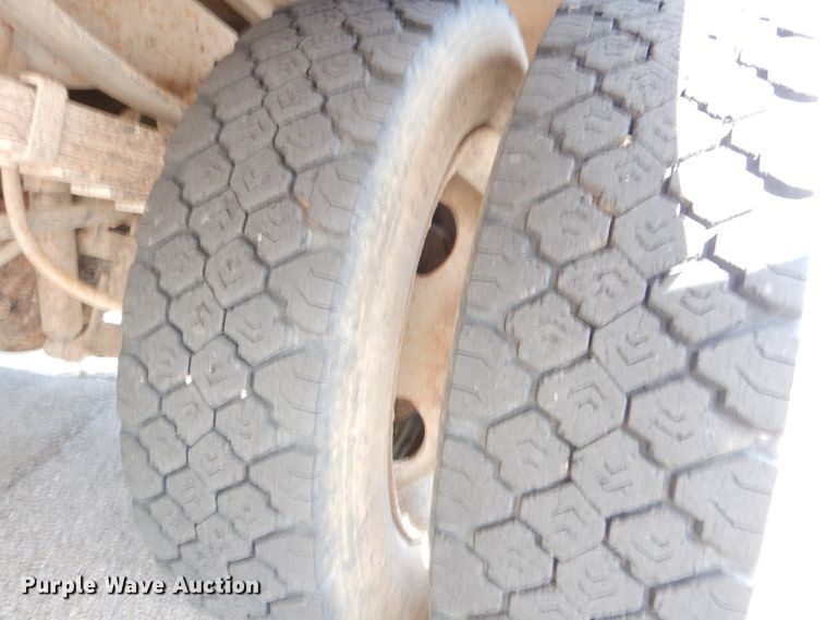 image for item KC9135 2005 Ford F450 Super Duty XL  utility / service truck