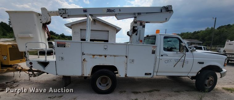 image for item KD9445 1993 Ford F350  bucket truck