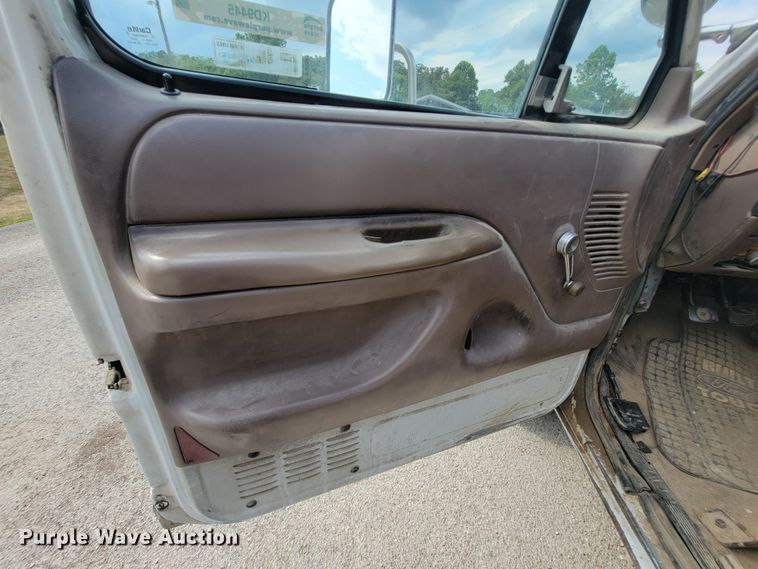 image for item KD9445 1993 Ford F350  bucket truck