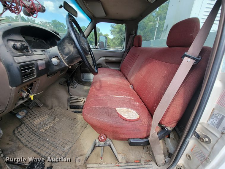 image for item KD9445 1993 Ford F350  bucket truck