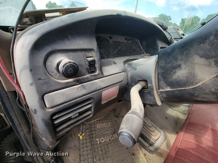 image for item KD9445 1993 Ford F350  bucket truck