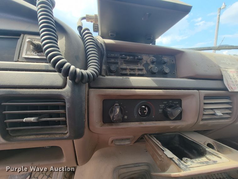 image for item KD9445 1993 Ford F350  bucket truck