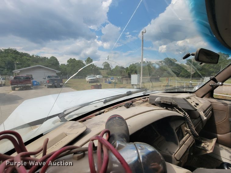 image for item KD9445 1993 Ford F350  bucket truck