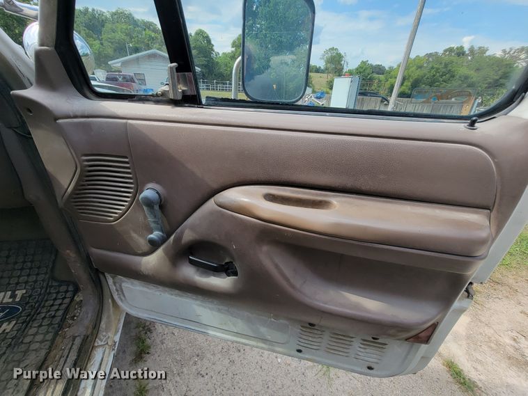 image for item KD9445 1993 Ford F350  bucket truck