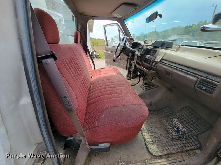 image for item KD9445 1993 Ford F350  bucket truck