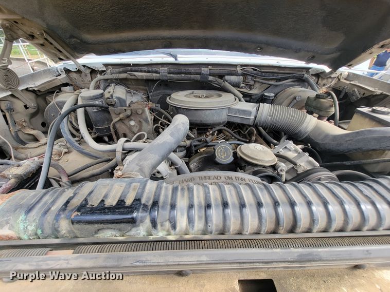 image for item KD9445 1993 Ford F350  bucket truck