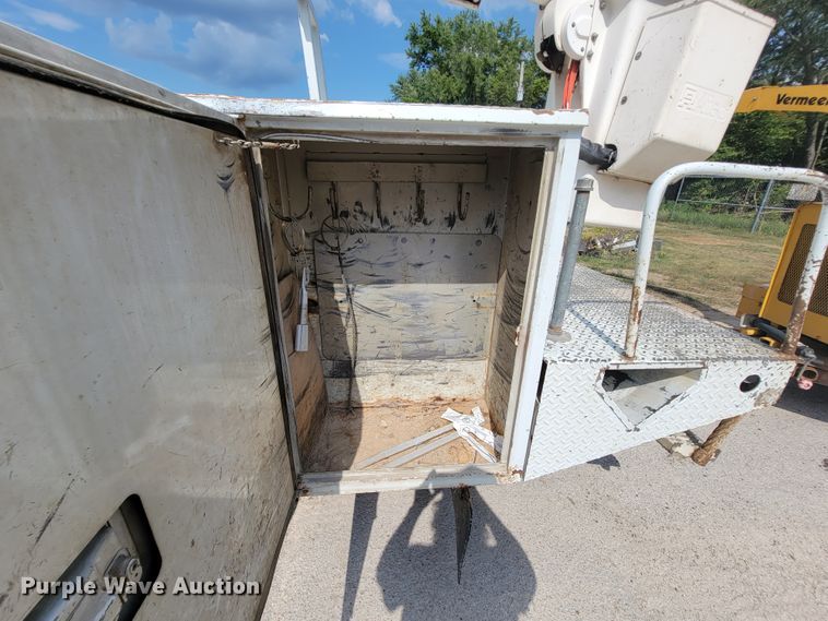 image for item KD9445 1993 Ford F350  bucket truck