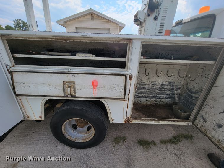 image for item KD9445 1993 Ford F350  bucket truck