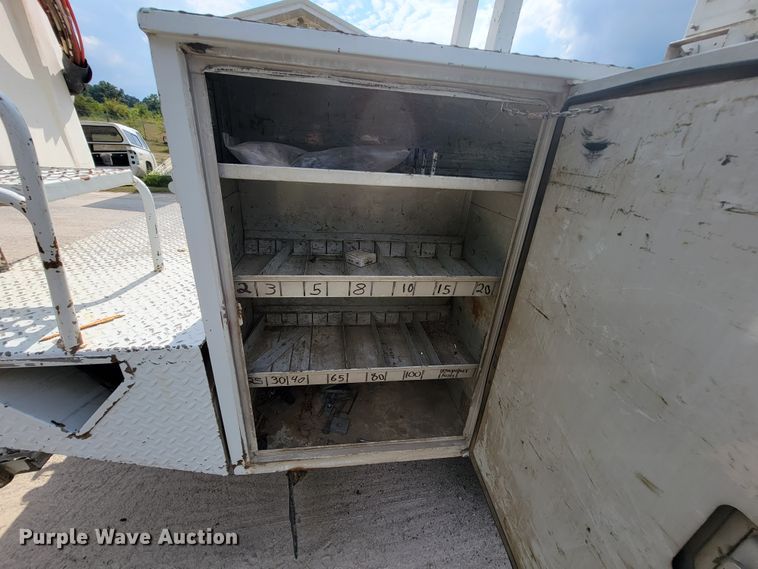 image for item KD9445 1993 Ford F350  bucket truck