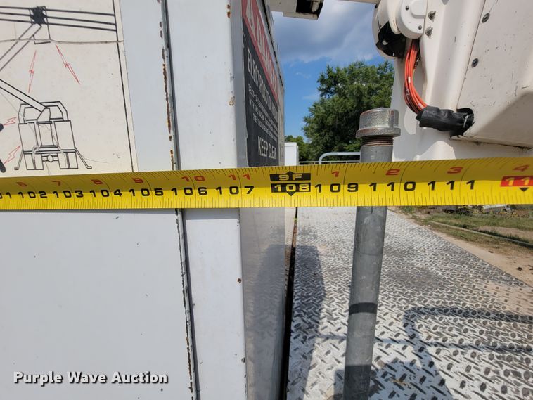 image for item KD9445 1993 Ford F350  bucket truck