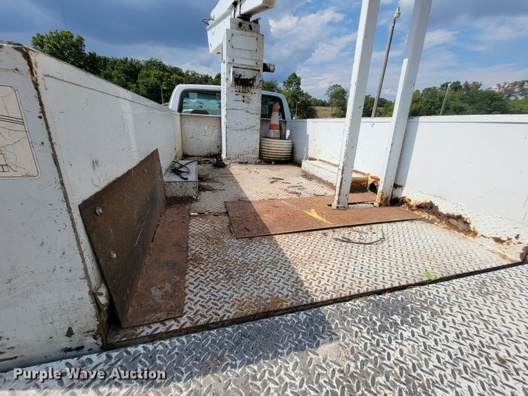 image for item KD9445 1993 Ford F350  bucket truck