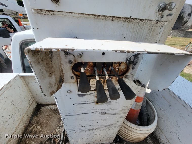 image for item KD9445 1993 Ford F350  bucket truck