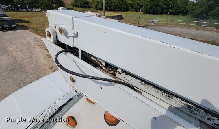 image for item KD9445 1993 Ford F350  bucket truck