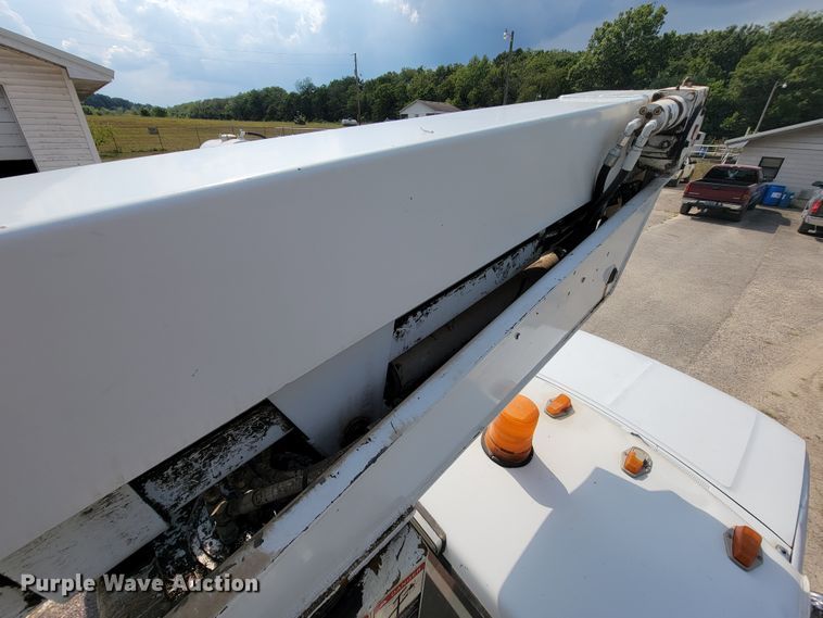 image for item KD9445 1993 Ford F350  bucket truck