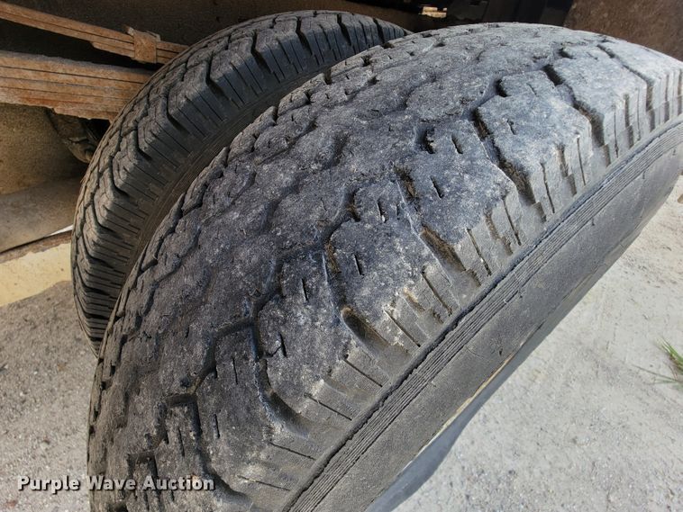 image for item KD9445 1993 Ford F350  bucket truck