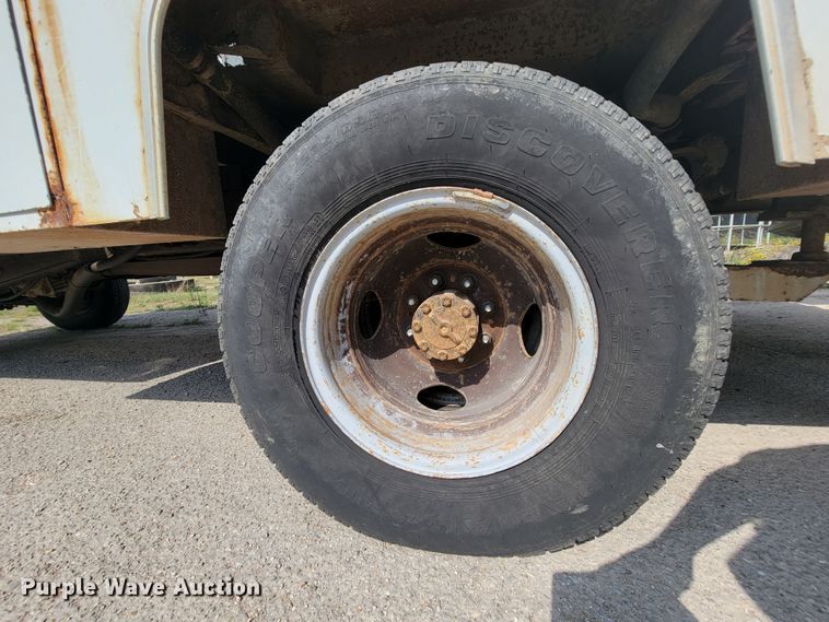 image for item KD9445 1993 Ford F350  bucket truck