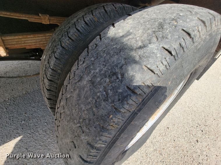 image for item KD9445 1993 Ford F350  bucket truck